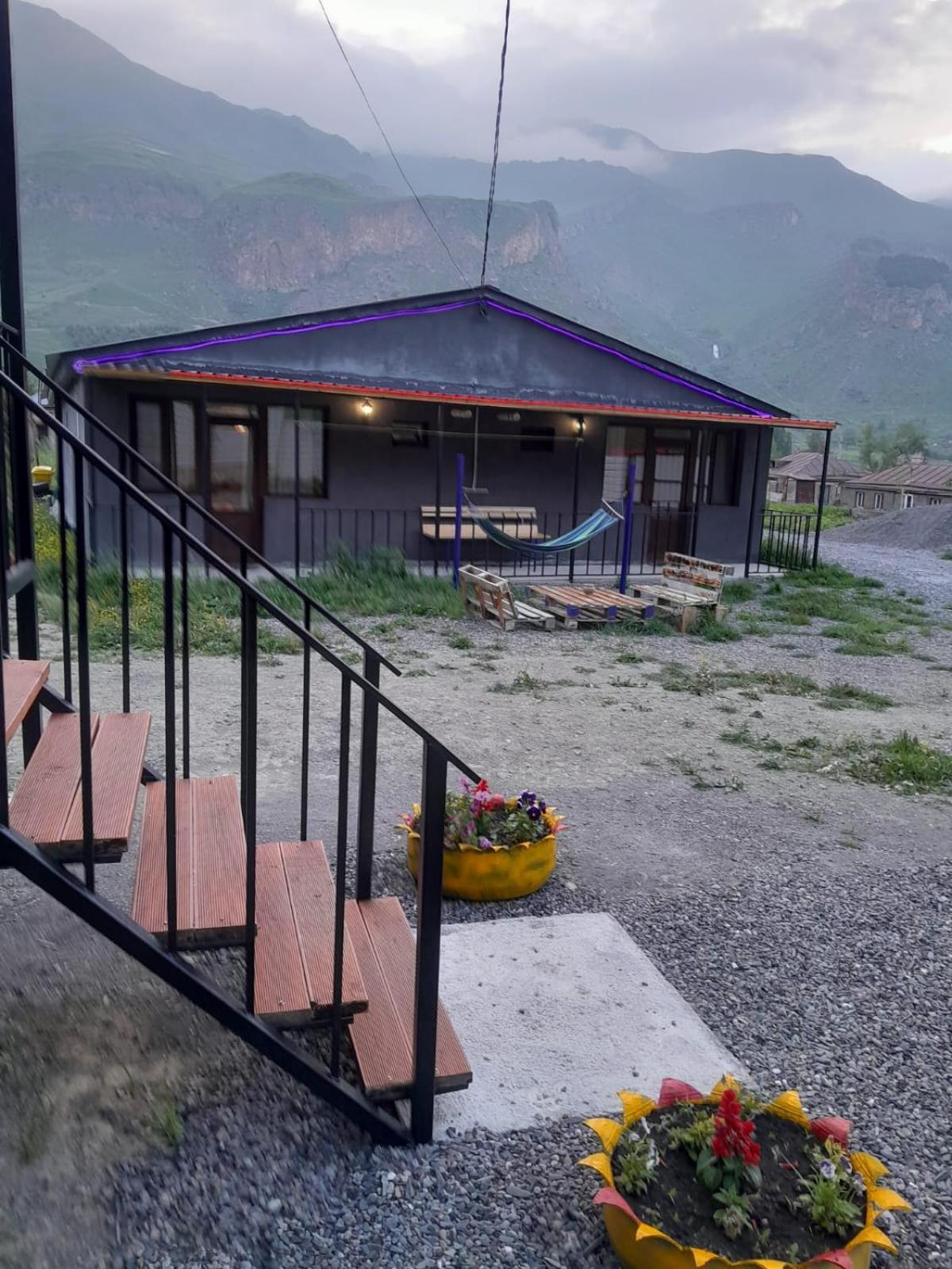 Nikolozi Hotel Kazbegi Exterior photo